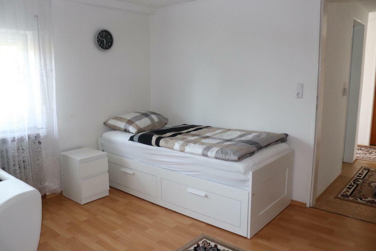 Apartment Ferien- Und Monteurwohnung Julia Moerlenbach